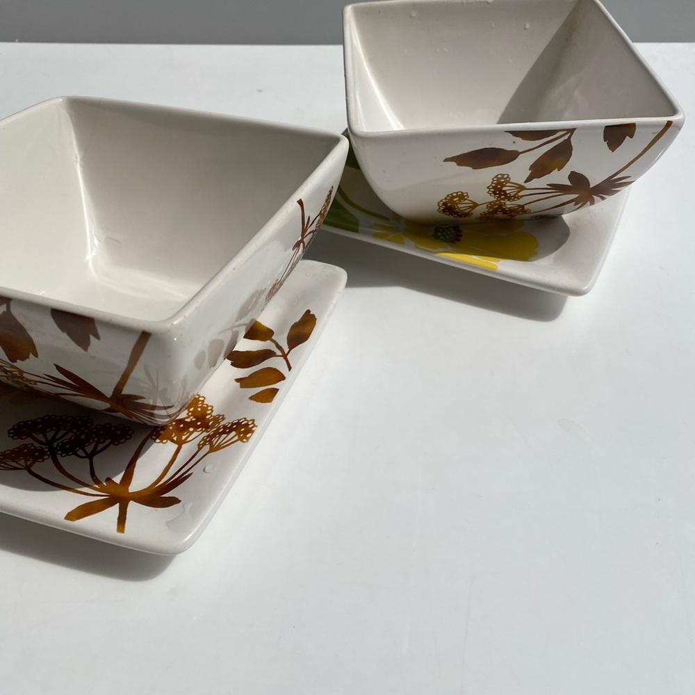 Set Macys Cellar Plates and bowls
Whiteware Floral